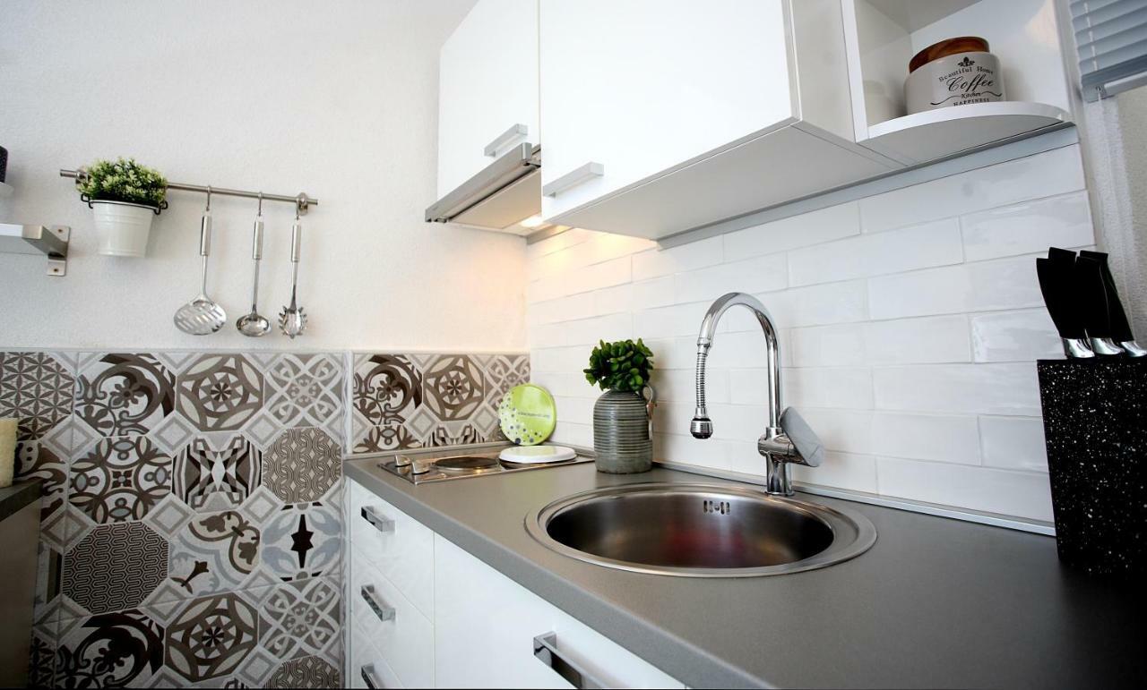 Charming Seaside Apartment Primošten المظهر الخارجي الصورة